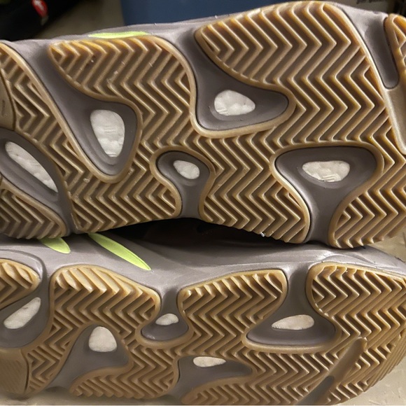 Yeezy Boost 700Mauve Brown Size 7.5 Men New Condition. - Picture 4 of 9